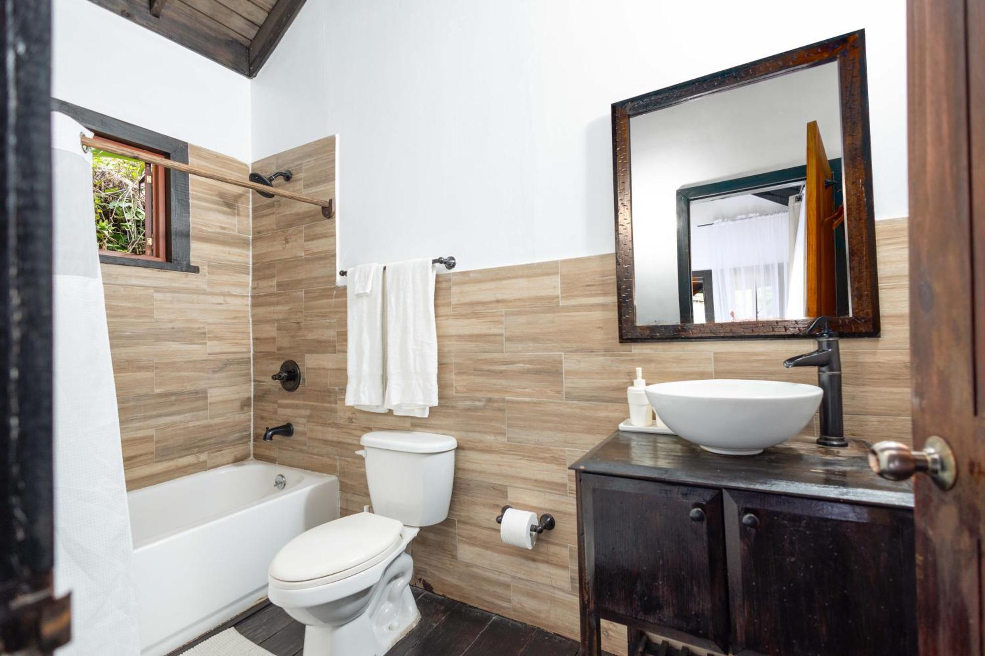 Serendipity Holistic Resort Spa Kingston Eksteriør bilde